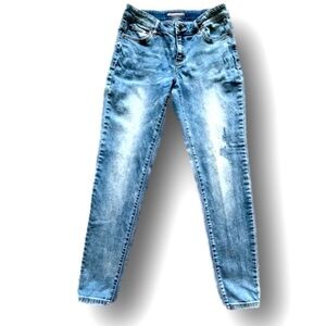 Garnet Hill light wash distressed Jeans 26